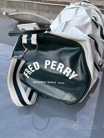 Borsa sport barrel FRED PERRY usata