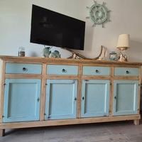 credenzone tavolo e sedie