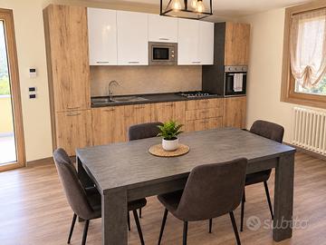 Cucina con sala da pranzo