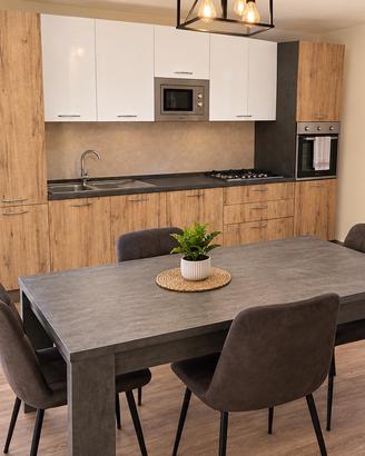 Cucina con sala da pranzo