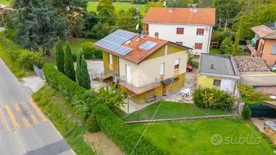 CASA INDIPENDENTE A MONTECCHIO EMILIA