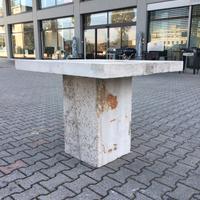 Tavolo da giardino in marmo di trani