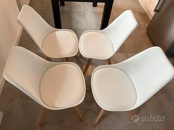 4 sedie bianche cucina/salotto