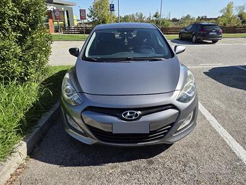 hyidai i30 crdi del 2013