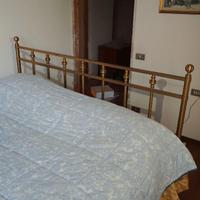 Struttura letto matrimoniale in ottone satinato