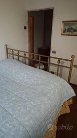 Struttura letto matrimoniale in ottone satinato