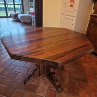 Tavolo ottagonale in legno massello