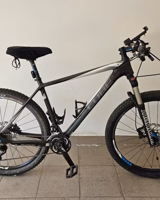 Bicicletta in carbonio MTB Cube Reaction GTC  M