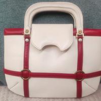 Borsa bianca e rossa