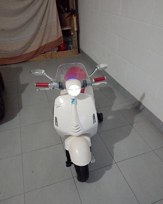 Vespa Piaggio Elettrica per Bambini 12V- Nuova 