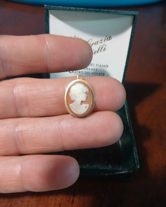 ciondolo CAMEO IN ORO 