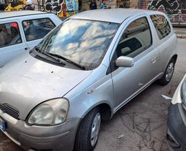 TOYOTA Yaris - 2005