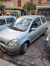 TOYOTA Yaris - 2005