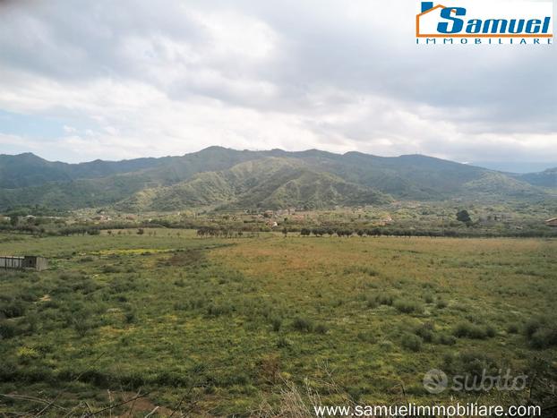 Francavilla di Sicilia, terreno di ettari dieci