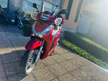 HONDA SH 300 i TCS TUTTO INCLUSO ANCHE PASSAGGIO