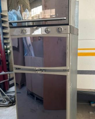 Frigorifero trivalente con forno integrato  camper