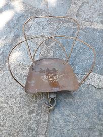 Seggiolino d'epoca metallico per bambini