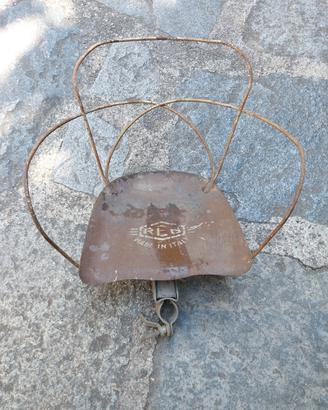 Seggiolino d'epoca metallico per bambini