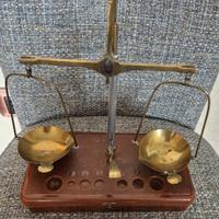 Antica bilancia di precisione 