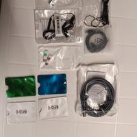 set di cuffie,cavi e adattatori