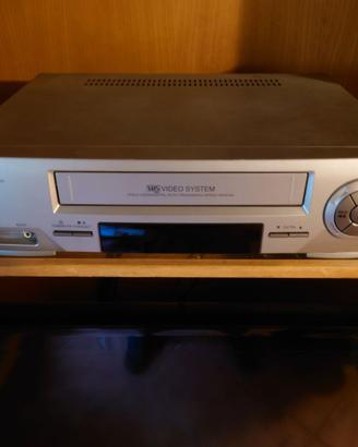 Videoregistratore + telecomando + scart + 4 vhs