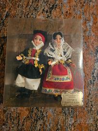 Bambole in costumi sardi