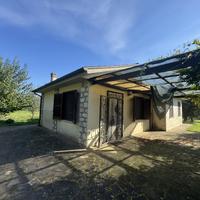 Villino ristrutturato con terreno