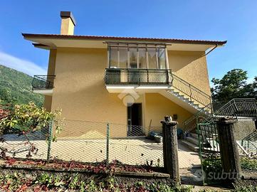 5 LOCALI A BORZONASCA