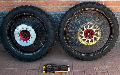 Cerchi enduro gia accessoriati per valenti