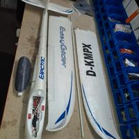 AEREO ALIANTE RADIOCOMANDATO