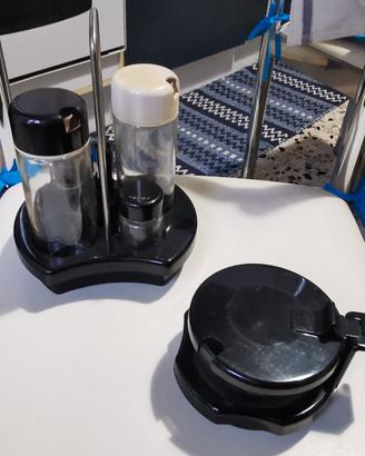 Set Oliera, aceto, formaggio, sale e pepe vintage