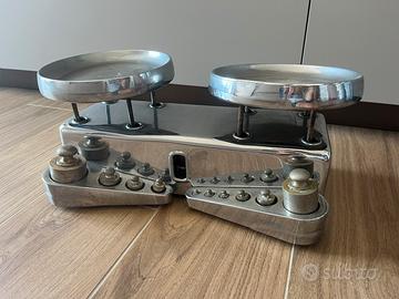 Bilancia da cucina antica  con set pesi originali