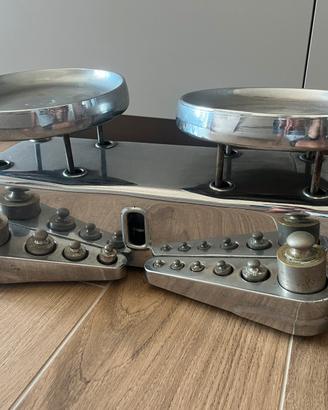 Bilancia da cucina antica  con set pesi originali