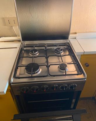 Cucina   a gas con forno