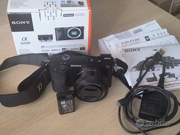 Mirrorless Sony Alpha A6000 + obiettivo 16-50mm