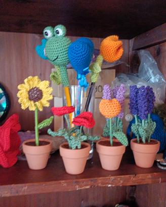 miniature di fiori in vaso