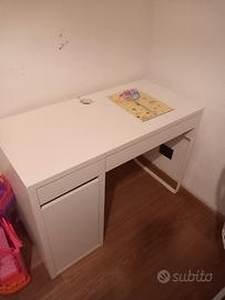 Camerina composta da letto e scrivania