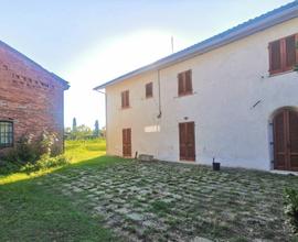 Casa colonica con terreno mq 3000 in Galleno (PI)