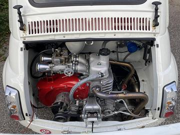Auto Fiat 500 Abarth replica