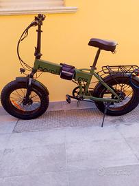 bicicletta elettrica dà uomo EMG bomber 