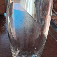 Vaso in vetro spesso trasparente 