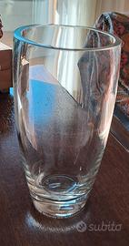 Vaso in vetro spesso trasparente 