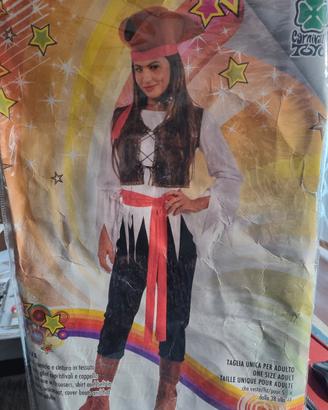Vestiti di Carnevale da pirata uomo e donna