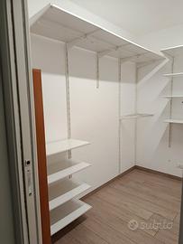 scaffalatura Ikea armadio 