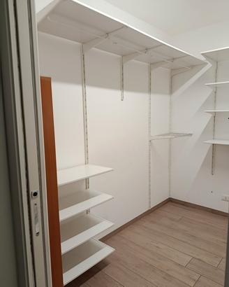 scaffalatura Ikea armadio 