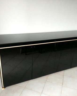 Servante nera in legno laccato lucido.