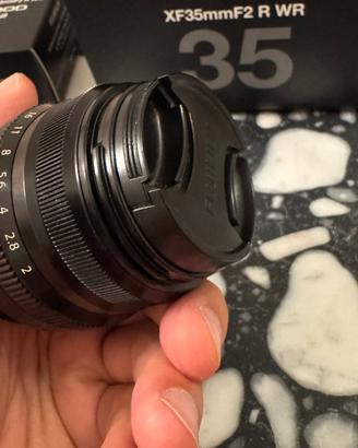 Fujifilm XF 35mm f/2 R WR nero - scatola