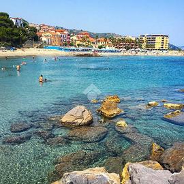 VILLA SINGOLA A SAN LORENZO AL MARE