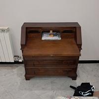 cassettiera con secretaire in legno 