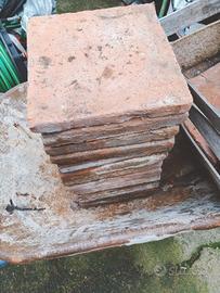 MATTONELLE IN COTTO FATTE A MANO